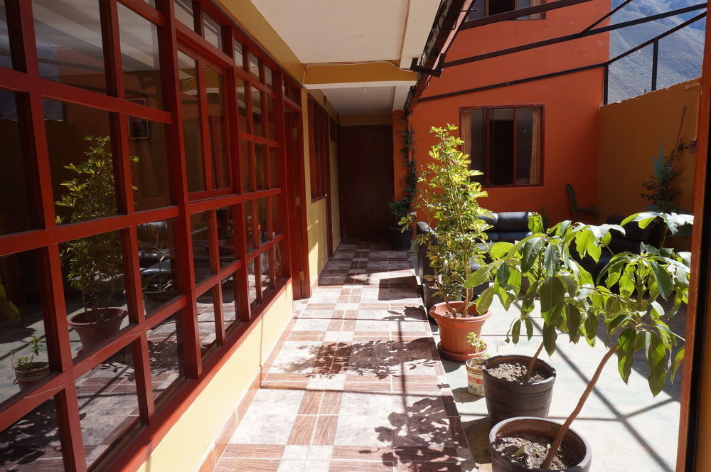 Wasi Away Hostel Ollantaytambo Luaran gambar